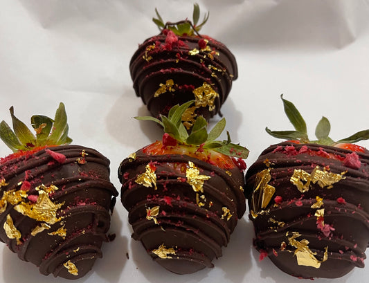 GF|V Chocolate Covered Strawberries With Freeze Dried Raspberry